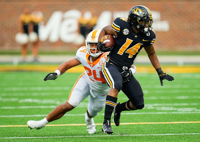 Tennessee ILB Aaron Beasley making a tackle against Mizzou on October 2, 2021, in Columbia, Missouri. (Photo by Jay Biggerstaff of USA Today Sports)